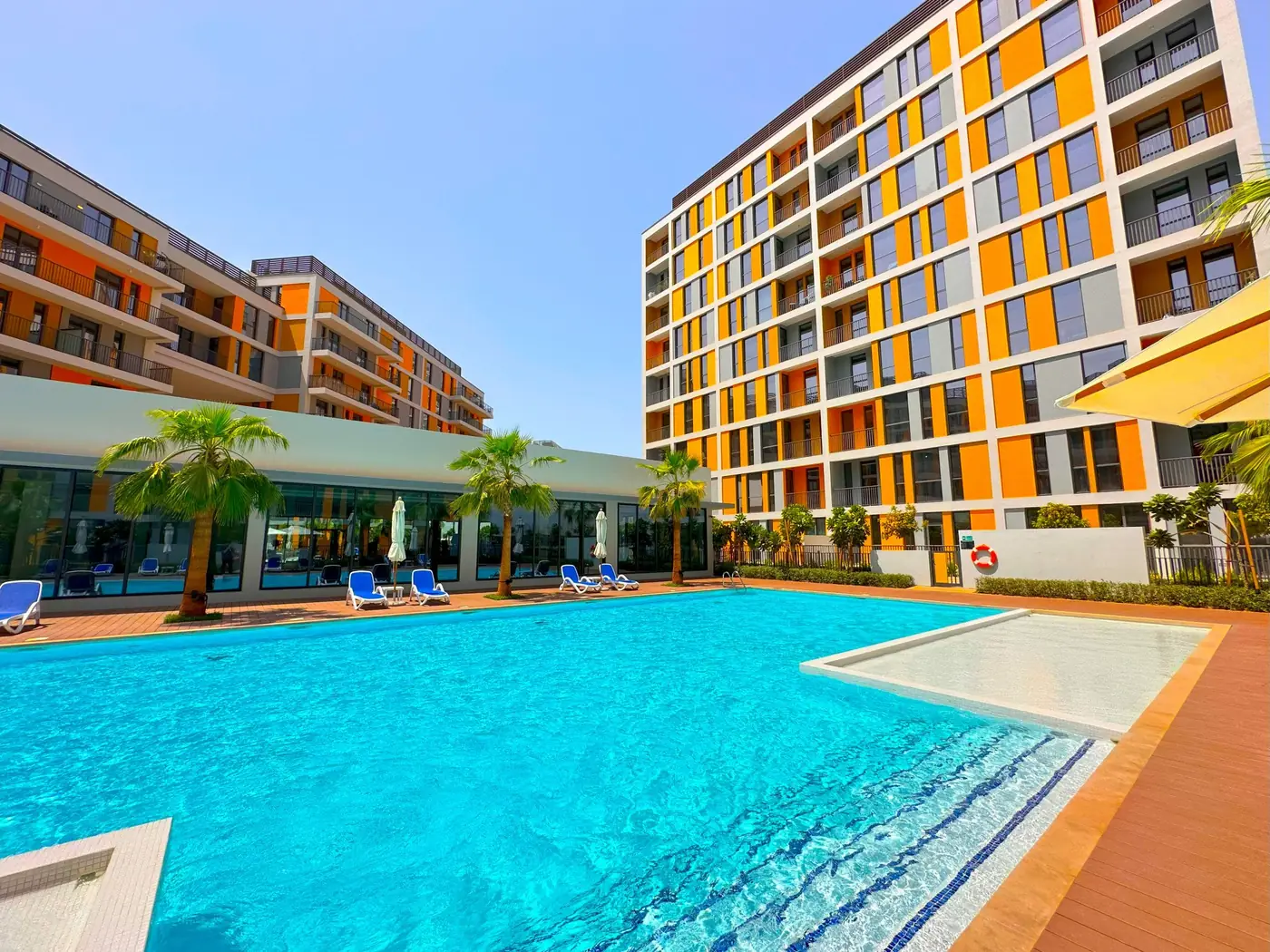 The family pool, Midtown Noor